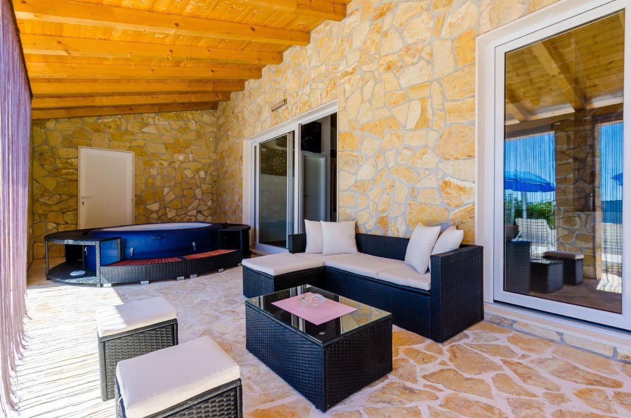 Villa Mateo With Private Pool Gruda ภายนอก รูปภาพ