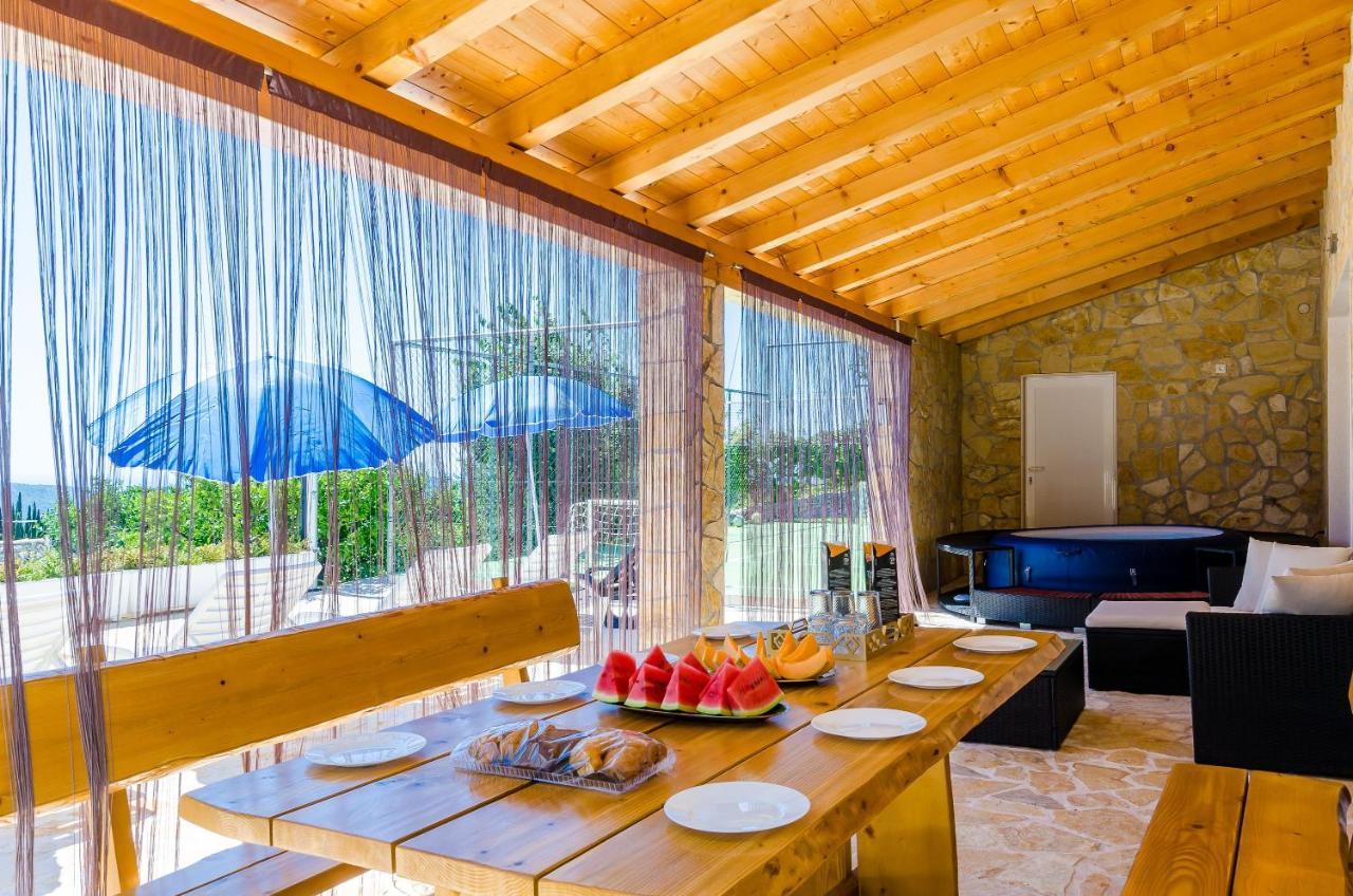 Villa Mateo With Private Pool Gruda ภายนอก รูปภาพ