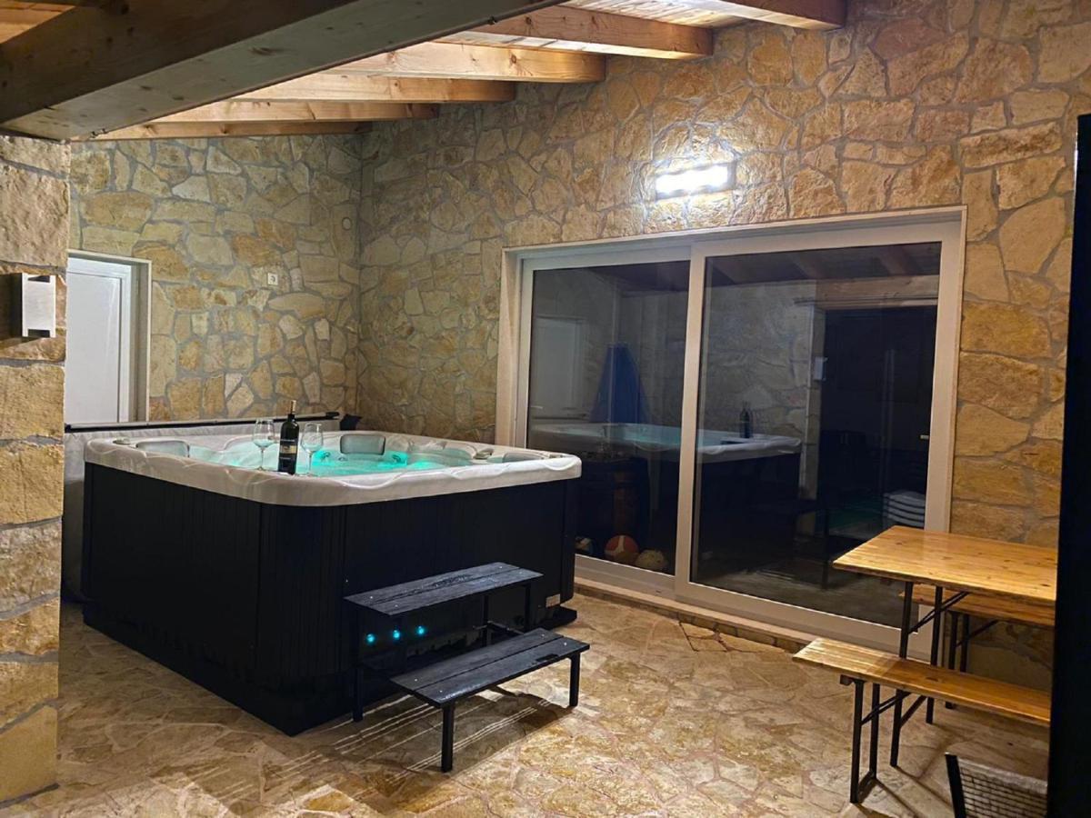Villa Mateo With Private Pool Gruda ภายนอก รูปภาพ